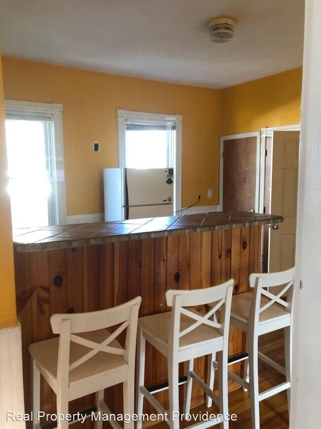 Building Photo - 3 br, 1 bath Apartment - 184 Federal St.