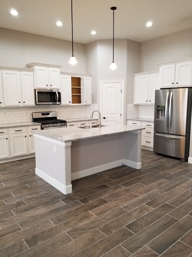 Building Photo - 400 Baler Ln
