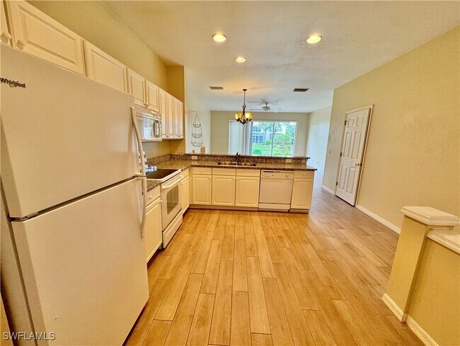 Building Photo - 860 Hampton Cir