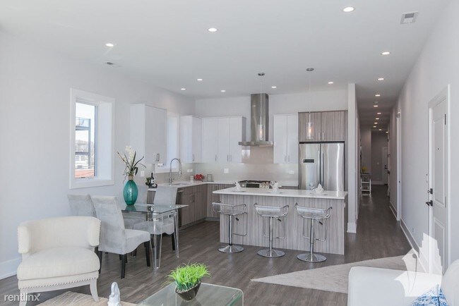 Foto del edificio - 2828 W Belmont Ave