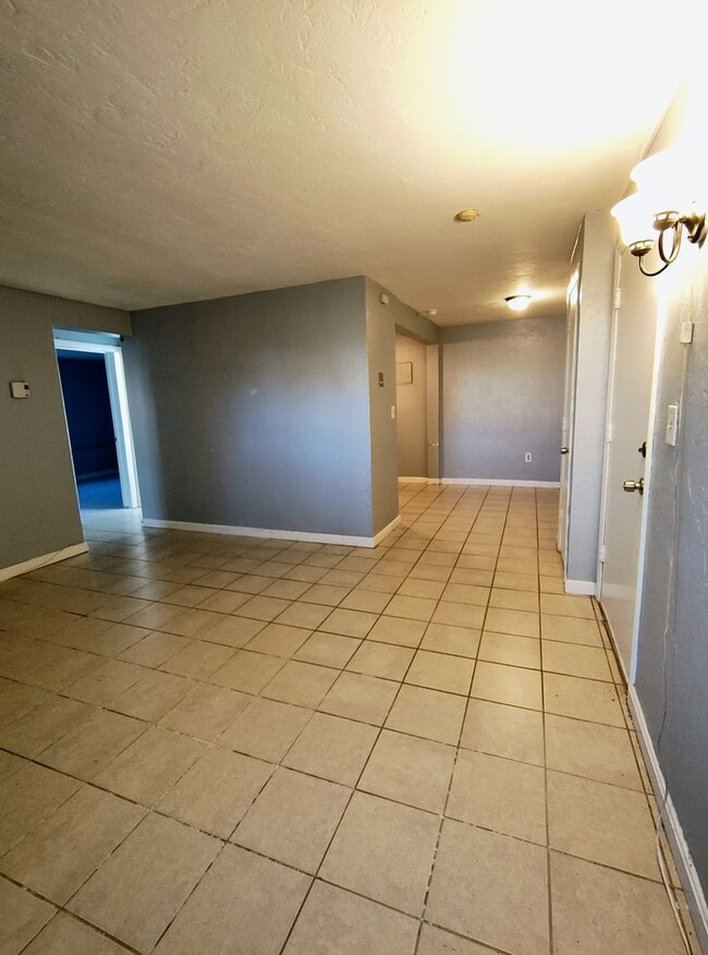 Building Photo - ****Mansfield Two Bed Condo $1,695****