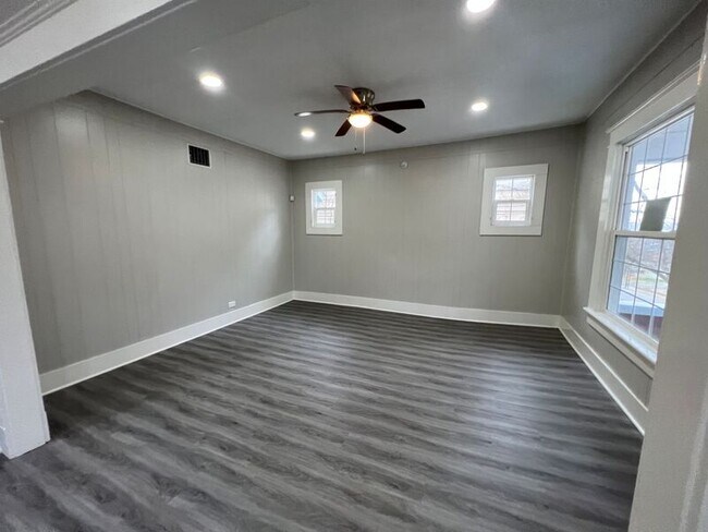 Building Photo - 2325 23rd St Ensley
