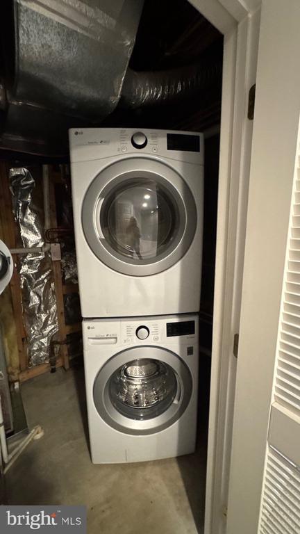 Foto del edificio - 8890 Montjoy Pl