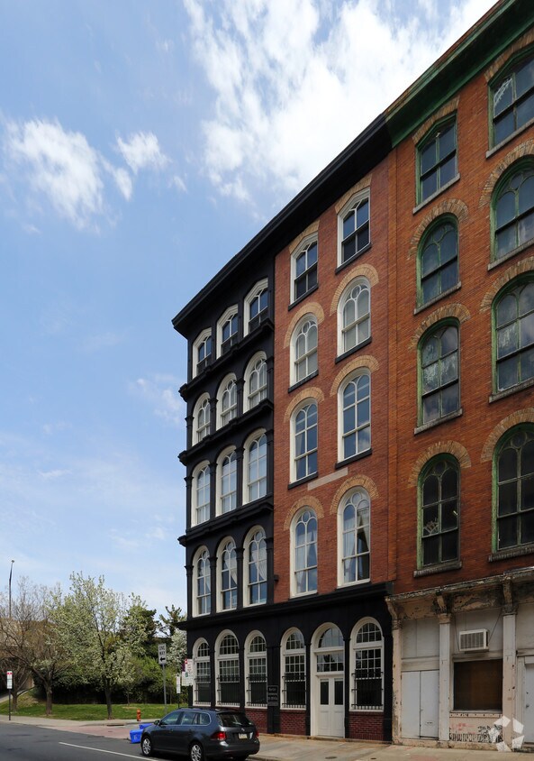 Building Photo - Old City Condominiums