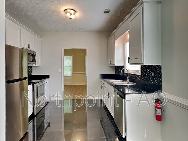 Building Photo - 9724 Brookshire Dr