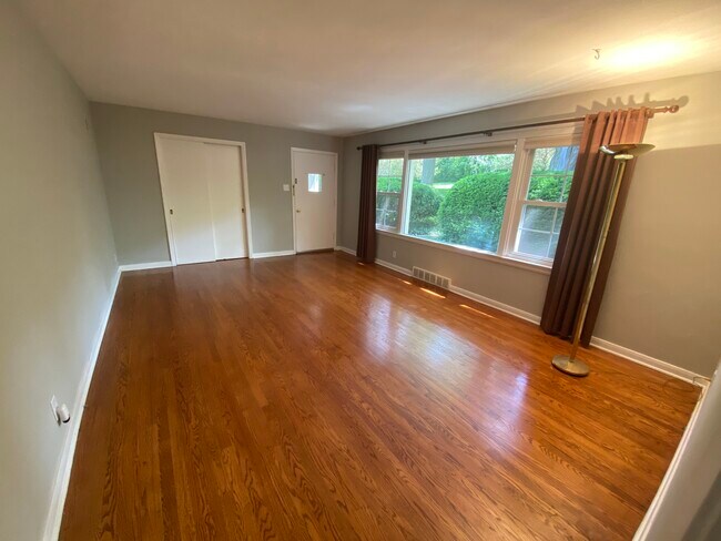 Foto del edificio - 753 Weidman Rd