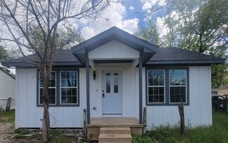 Building Photo - 3024 N Crump St