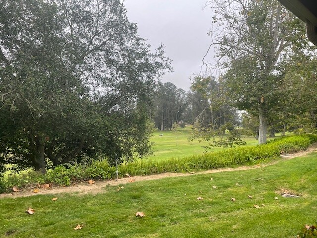 Foto del edificio - 1423 Golf Course Ln