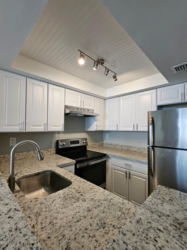 Foto del edificio - 700 Executive Center Dr