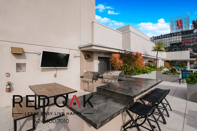 Foto del edificio - 5837 1/5 West Sunset Blvd-216