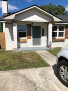 Foto principal - Forest Hills Completely Remodeled Duplex