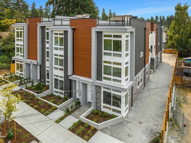 Photo - 309 N 138th St Townhome