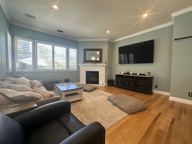 Foto del edificio - Gorgeous single story with Pool!