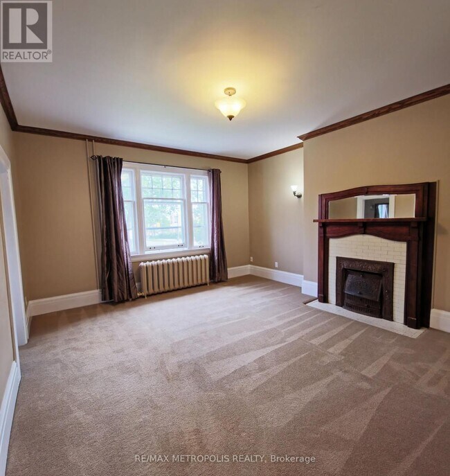 Photo du bâtiment - 1110 Simcoe St S