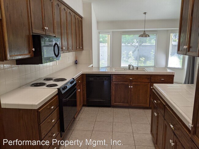 Building Photo - 3 br, 2 bath House - 10645 N. Coronado Circle