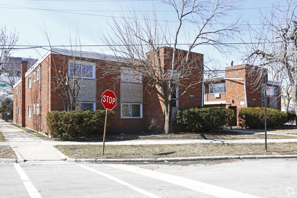 Foto principal - 7806-7812 S Troy