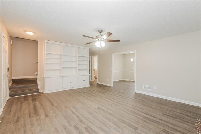 Foto del edificio - 4100 Summer Wood Dr