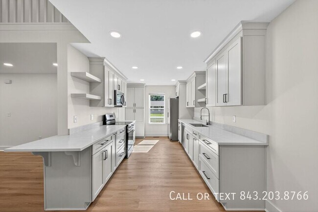 Photo - 955 Godber St House