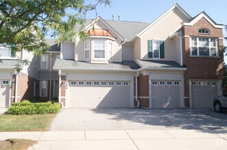 Building Photo - 480 Pine Lake Cir