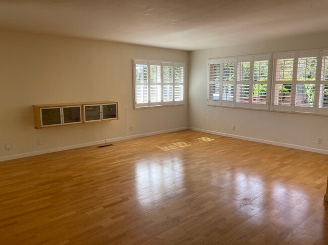 Building Photo - Charming Two Bedroom Pacific Grove Home