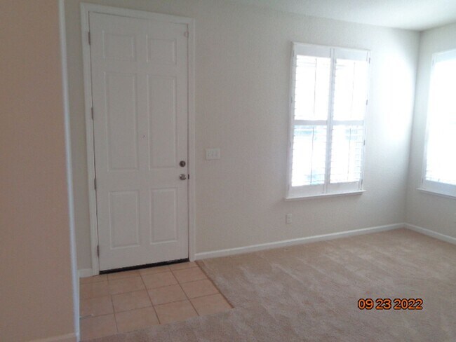 Building Photo - 1205 Valley Glen Dr