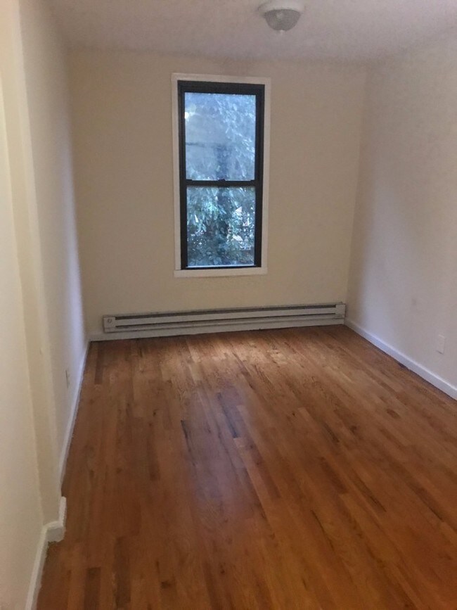 Foto del edificio - 420 E 120th St