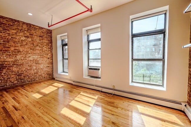Building Photo - Lenox Avenue