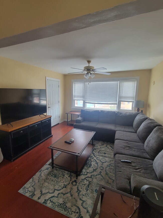 Foto del edificio - 7303 W Diversey Ave
