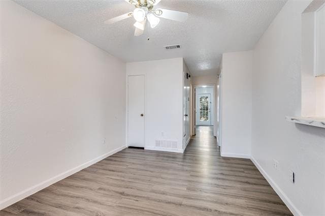 Foto del edificio - 215 Roberts Cir