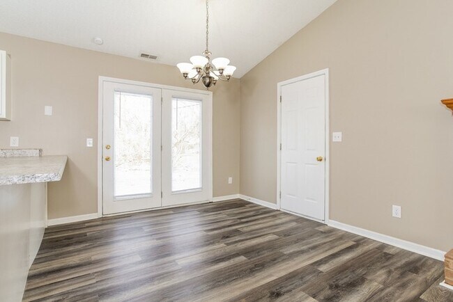 Building Photo - Adorable Brick Ranch