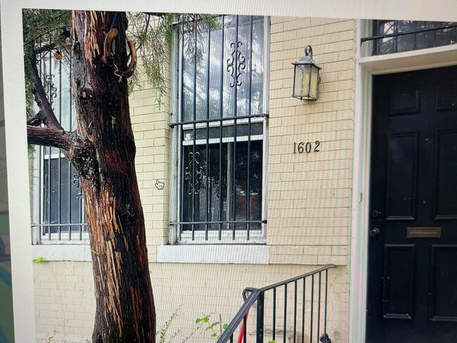 Photo - 1602 E St SE Townhome