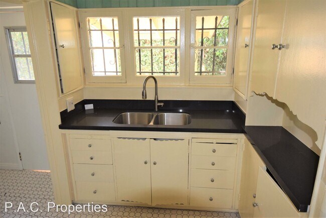 Foto del edificio - 2 br, 1.5 bath Apartment - 1008 S. Orange ...