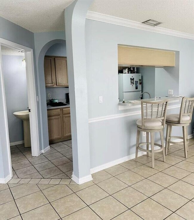 Foto del edificio - 641 Kensington Lake Cir