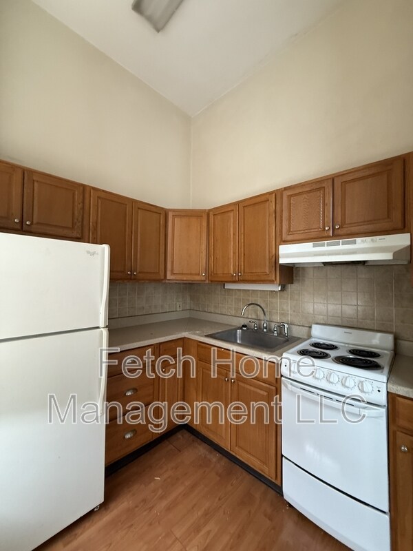 Foto del edificio - 237 E Market St