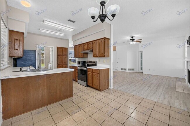 Building Photo - 7845 Ember Oaks Dr
