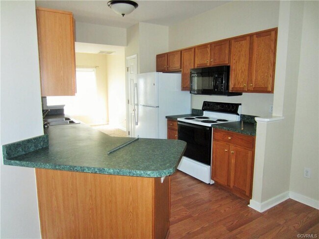 Foto del edificio - 6145 Thicket Run Way