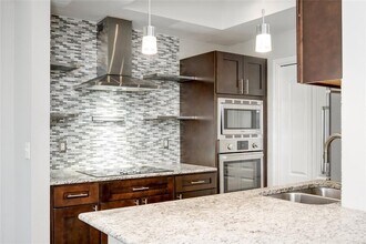 Building Photo - 6000 Shepherd Mountain Cove