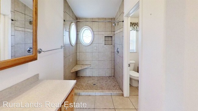 Foto del edificio - 4 br, 3 bath House - 1002 W 7th St.