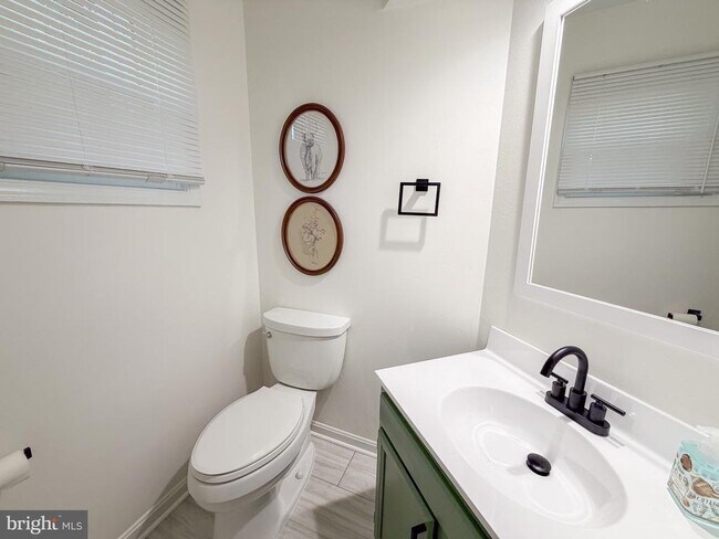 Foto del edificio - 12821 Mill Brook Ct