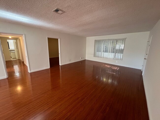 Building Photo - 1065 S Holt Ave