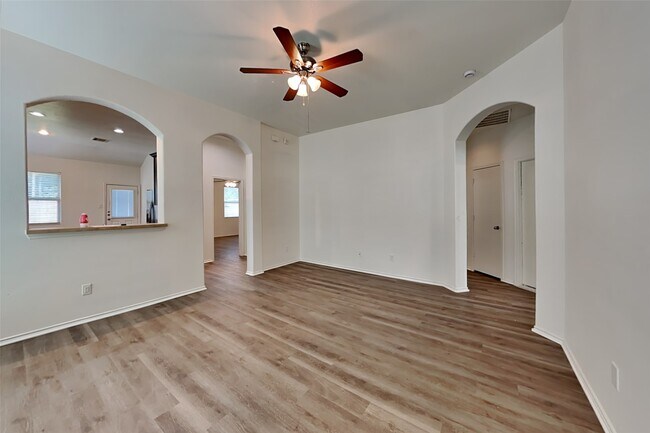Building Photo - 10016 Sterling Pl Dr
