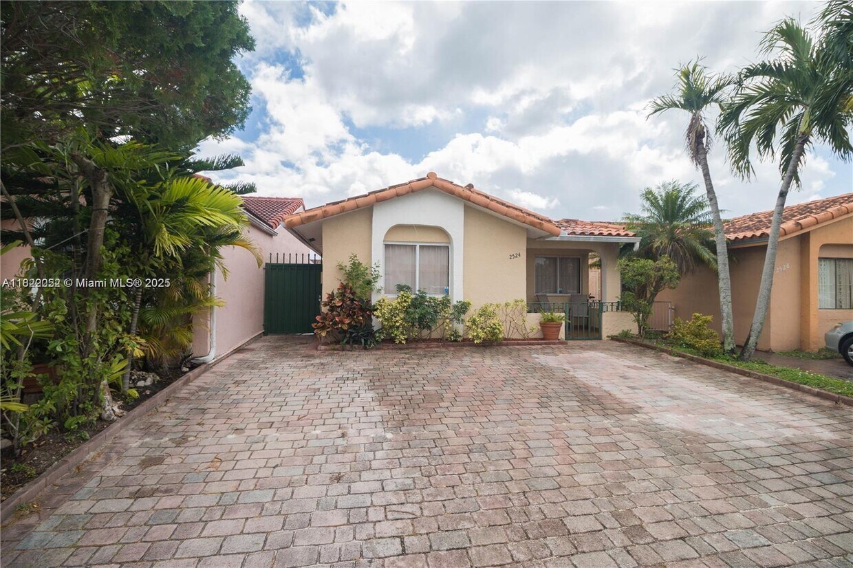 Foto principal - 2524 W 65th St