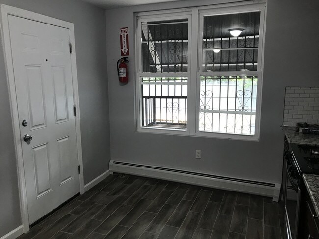 Building Photo - 416 S 17th Street