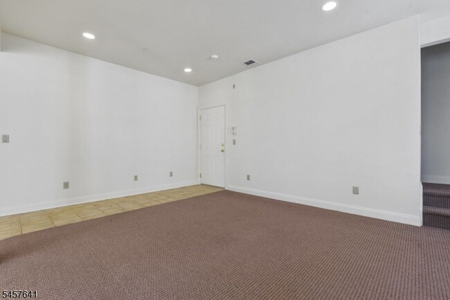 Building Photo - 55 S Fullerton Ave