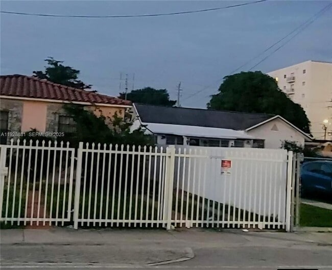 Foto del edificio - 2245 NW 3rd St