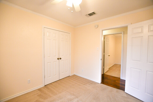 Building Photo - 4056 La Costa Ct