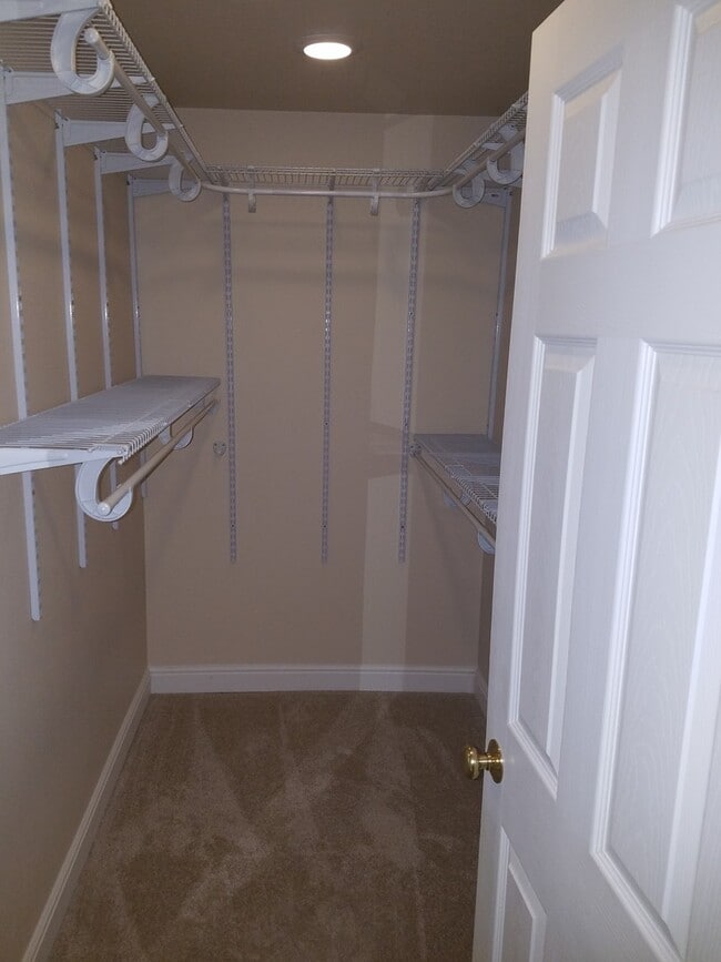 Building Photo - Fantastic home in Charleston Place, 4-bedroom, 3 bath, 2 car!