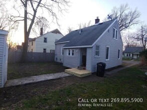 Building Photo - 532 Vernon St