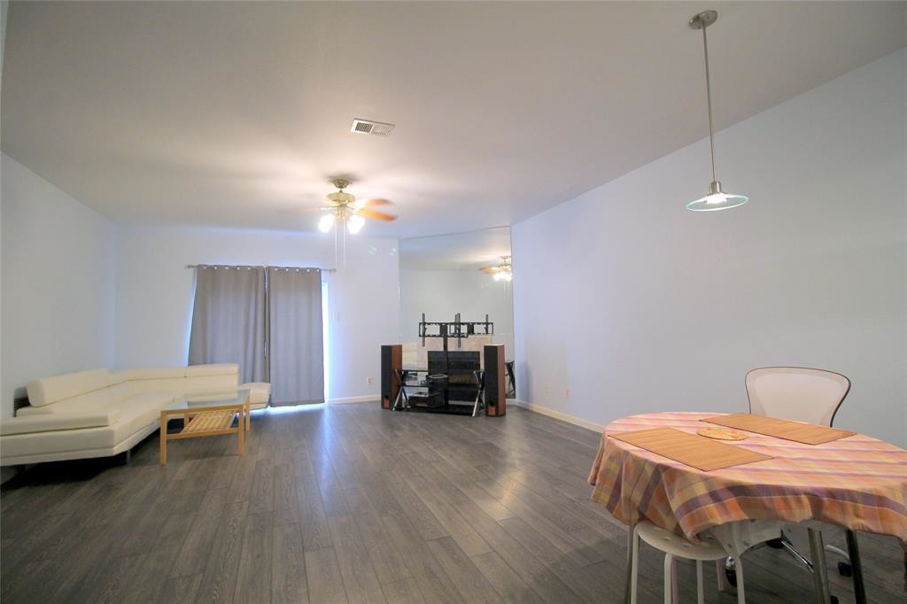Foto principal - 7793 Cambridge St