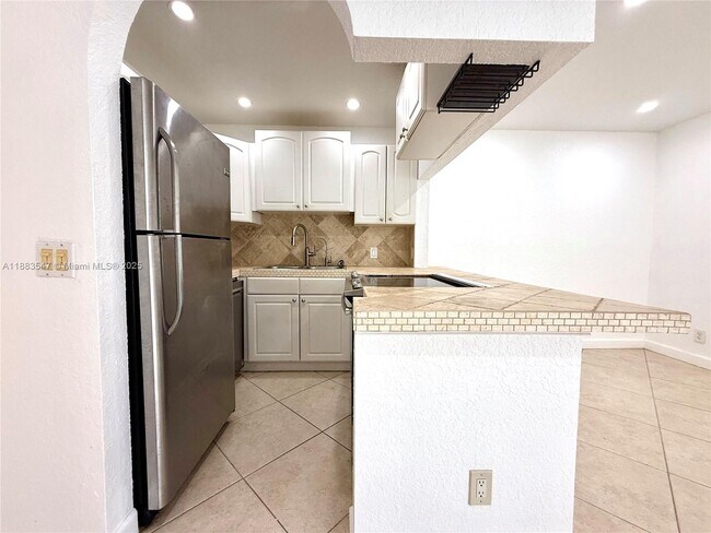 Foto del edificio - 3032 Coral Ridge Dr